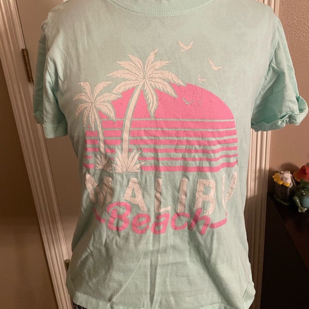 Pink and blue malibu shirt 💙💗